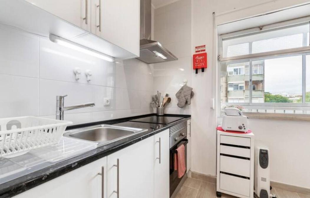 Beautiful 1 Bedroom Apartment Near Benfica Лісабон Екстер'єр фото